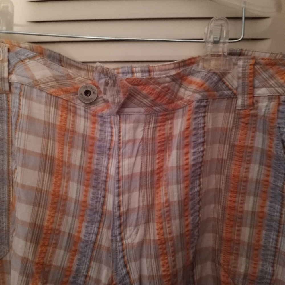 Shorts - Picture 2 of 3